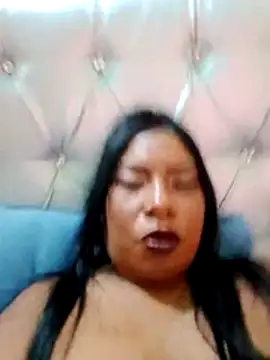 rosmery-navarro online show from December 14, 2025, 5:02 am