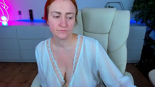 Kamilla Hot online show from October 10, 2025, 5:58 pm