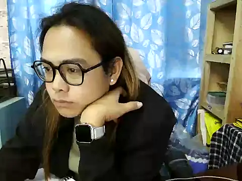 Your PrettyGirlxxx online show from May 23, 2026, 2:43 am