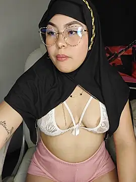 Snapshot of Hana___ chatting on March 18, 2026, 11:27 pm Hana online show from March 18, 2026, 11:27 pm