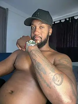Snapshot of blackdrey18 chatting on July 4, 2026, 12:00 pm blackdrey18 online show from July 4, 2026, 12:00 pm