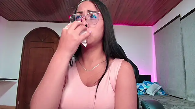 yesie hot online show from March 10, 2025, 5:43 am