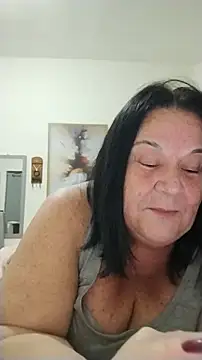 Yaya Mineira online show from July 15, 2026, 11:01 pm