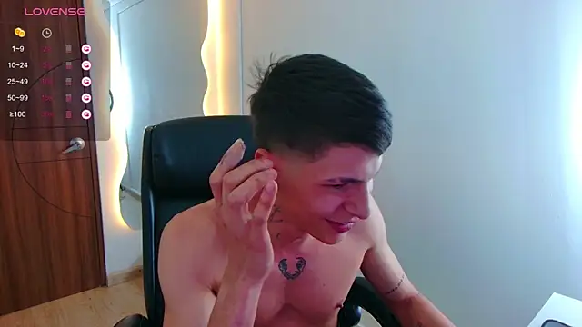 harrisoncuper online show from February 4, 2025, 11:38 pm