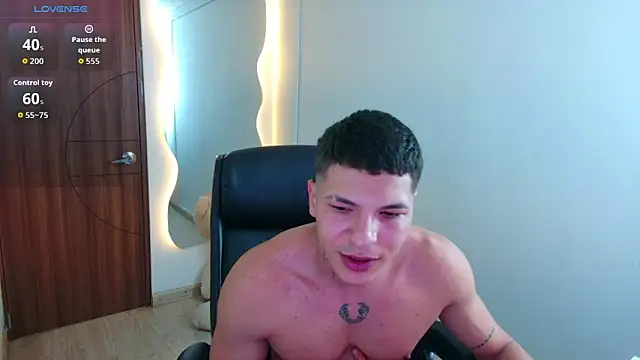 Snapshot of harrisoncuper chatting on July 9, 2026, 12:55 am harrisoncuper online show from July 9, 2026, 12:55 am
