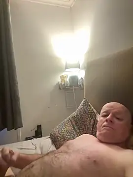 Snapshot of locallad88 chatting on January 14, 2026, 7:56 am locallad88 online show from January 14, 2026, 7:56 am