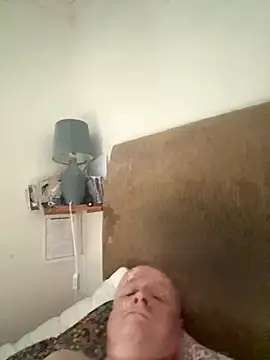 Snapshot of locallad88 chatting on October 3, 2025, 7:54 am locallad88 online show from October 3, 2025, 7:54 am