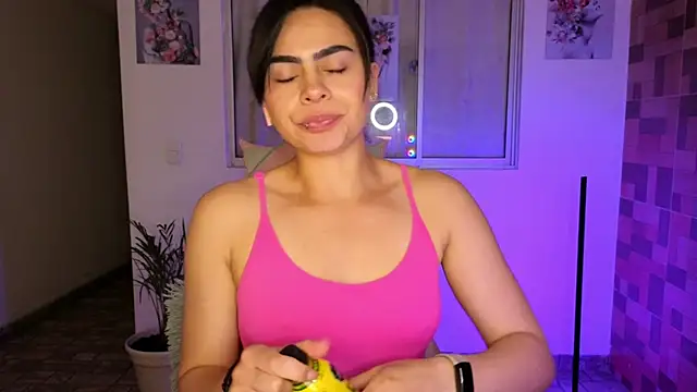 sexyladyy  online show from February 26, 2025, 5:13 am