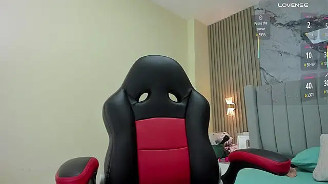 MAGIEVANS1 online show from September 29, 2025, 2:40 am