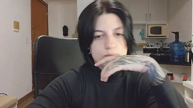 kyslrana online show from July 17, 2026, 9:01 pm