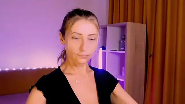 ZoeGrant online show from June 23, 2026, 5:55 pm
