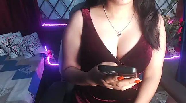 Beyond Cuteness  online show from December 16, 2024, 11:18 pm