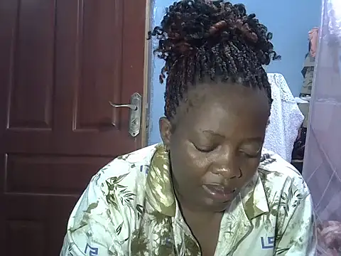 Ebonyceline online show from April 21, 2026, 7:42 pm