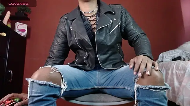 TomLover 12 online show from March 11, 2025, 1:23 pm