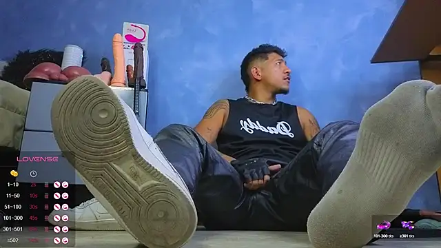 TomLover 12 online show from July 14, 2026, 1:49 am
