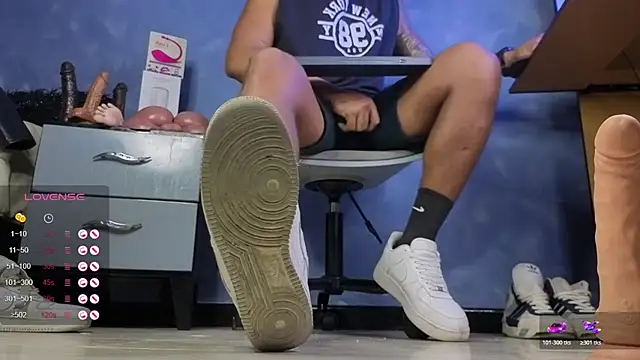 Snapshot of TomLover_12 chatting on February 28, 2026, 12:54 am TomLover 12 online show from February 28, 2026, 12:54 am