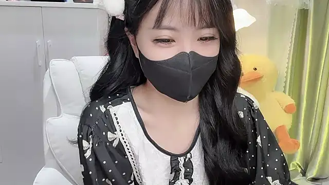 Mya Lee online show from February 1, 2025, 5:37 pm