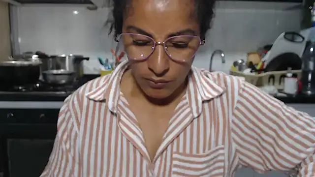 kateleyagrey online show from February 2, 2026, 9:14 pm