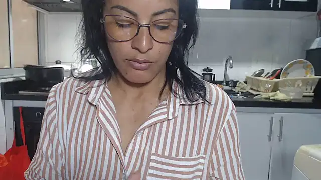 kateleyagrey online show from October 3, 2025, 6:31 pm