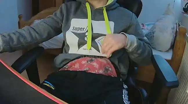 KmlBI26 online show from December 10, 2024, 1:43 am