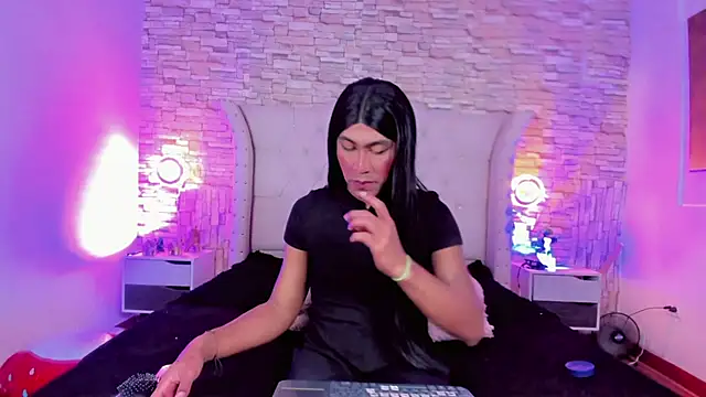 Lucia-sex online show from March 2, 2026, 8:05 pm