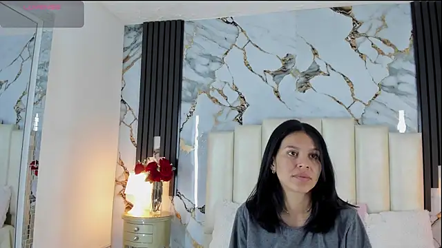 lulumars online show from June 17, 2026, 4:56 am