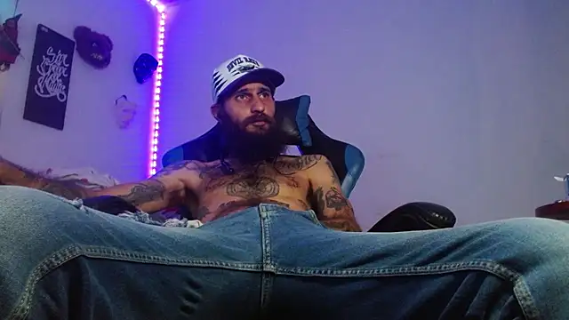 Snapshot of Tatted21xxx chatting on February 28, 2026, 8:08 pm Tatted21xxx online show from February 28, 2026, 8:08 pm