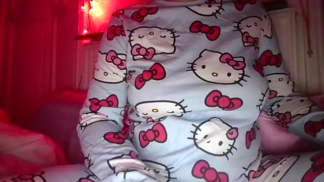 RealLittleRedRidingHood online show from March 12, 2025, 6:43 pm