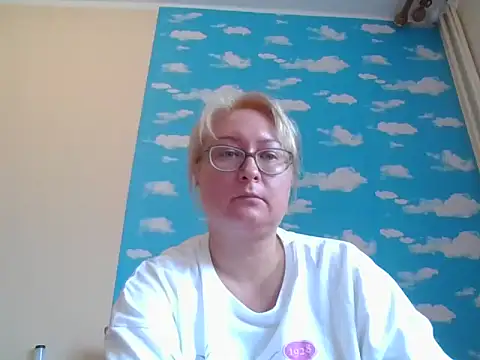 RealLittleRedRidingHood online show from June 9, 2026, 12:28 pm