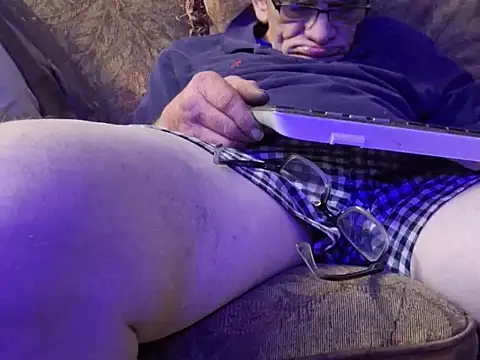 Snapshot of highstepper500 chatting on January 19, 2025, 6:20 am highstepper500 online show from January 19, 2025, 6:20 am