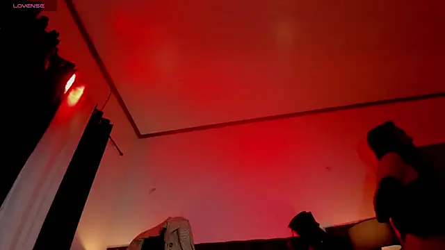 ErinSmith7inches TS online show from December 17, 2024, 4:45 am