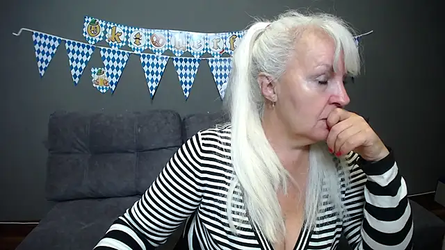 BlondyLeeBest online show from September 27, 2025, 6:58 pm