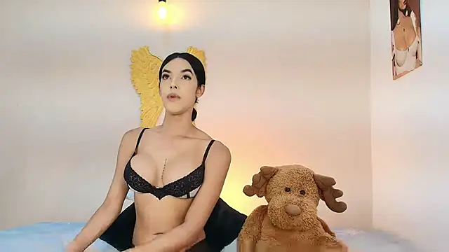 salome Collins 1 online show from May 7, 2026, 11:30 pm