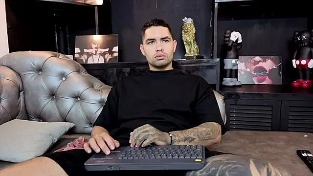 matteosantos online show from October 22, 2025, 11:42 am