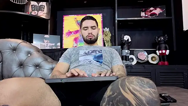 matteosantos online show from September 25, 2025, 11:49 am