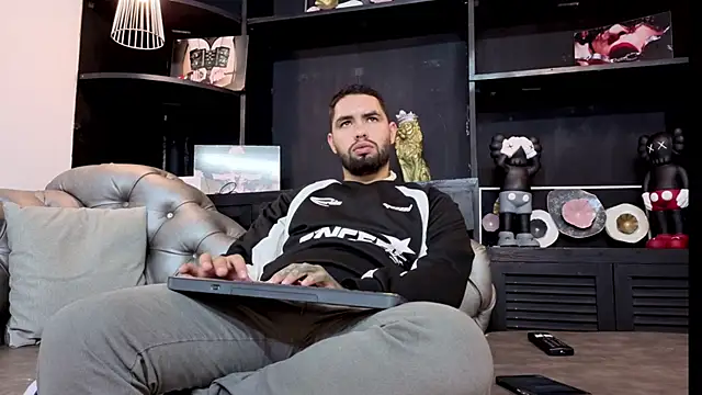 matteosantos online show from October 9, 2025, 11:33 am