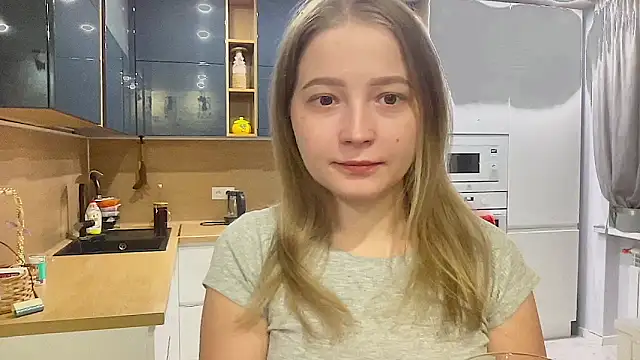 CharmingSarah online show from September 16, 2025, 3:57 pm