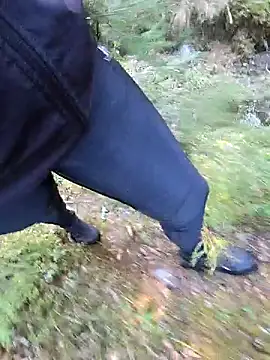 Snapshot of Papiercedbisex chatting on April 8, 2026, 6:15 am Papiercedbisex online show from April 8, 2026, 6:15 am