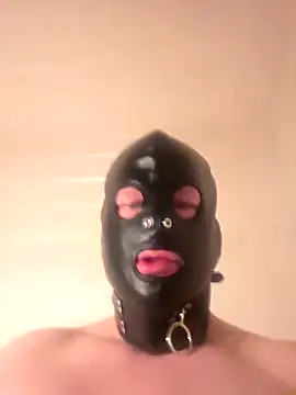 Snapshot of Papiercedbisex chatting on April 4, 2026, 5:41 pm Papiercedbisex online show from April 4, 2026, 5:41 pm