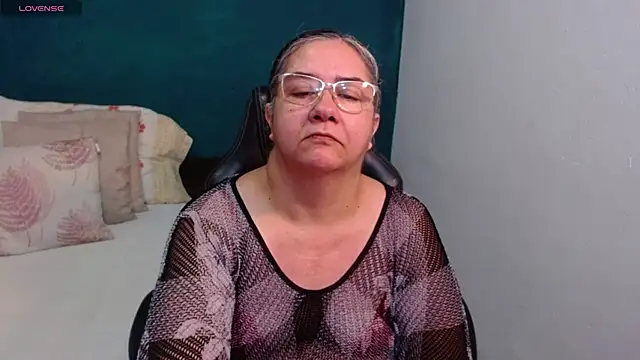 scaelettdubois online show from April 22, 2026, 1:56 am