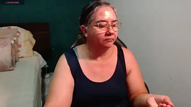 scaelettdubois online show from June 19, 2026, 3:23 am