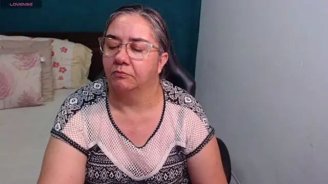scaelettdubois online show from June 4, 2026, 10:36 pm