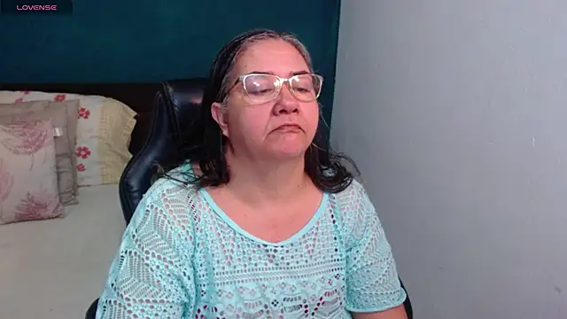 scaelettdubois online show from June 7, 2026, 3:23 am