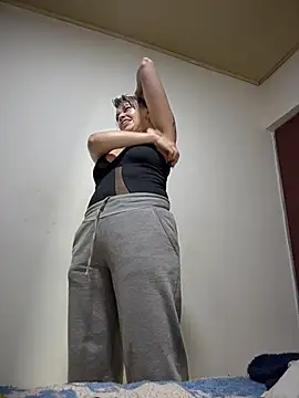 sexymarilyncolombia online show from April 24, 2026, 12:34 am