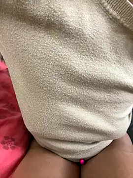 SHARONRodrig online show from October 31, 2025, 3:41 pm