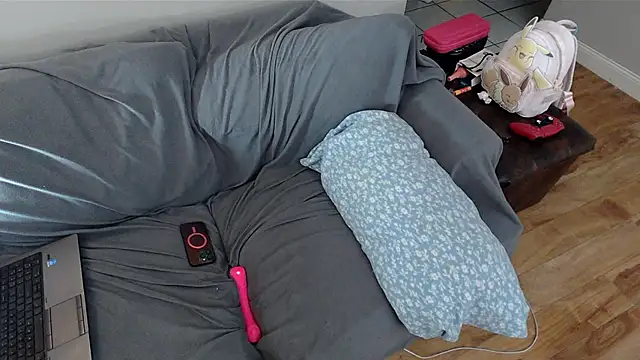 EmoDream1998 online show from March 7, 2025, 6:33 pm