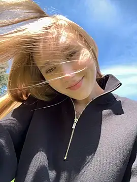 MariaTull online show from September 10, 2025, 8:13 am