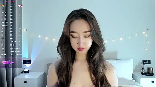  luna 022 online show from September 25, 2025, 4:18 am