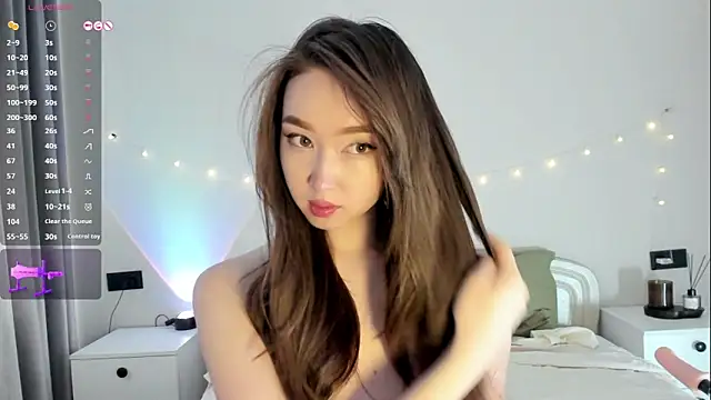  luna 022 online show from September 15, 2025, 4:24 am