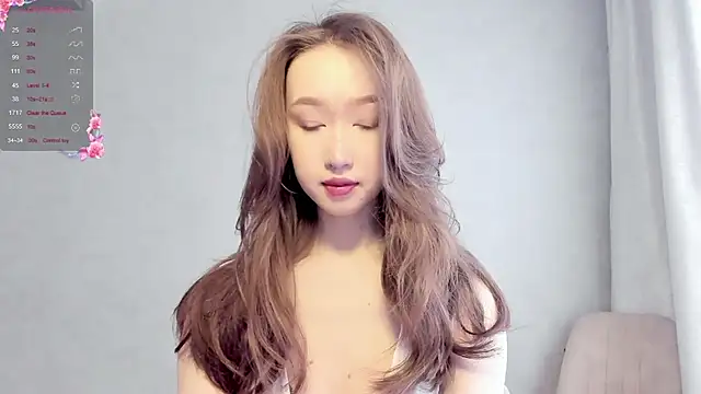  luna 022 online show from March 22, 2025, 7:04 am